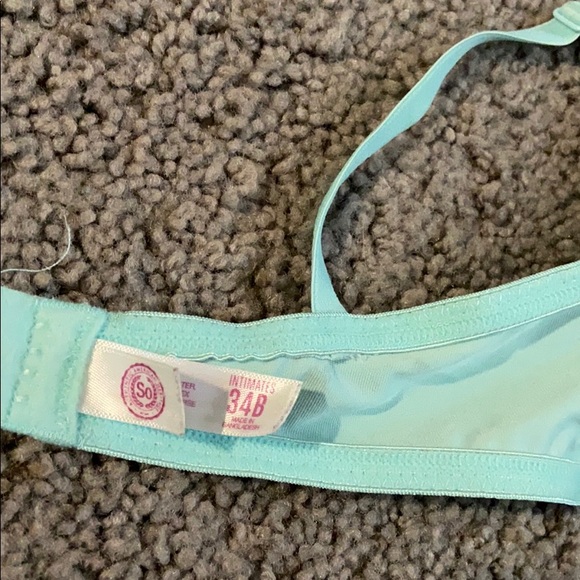 Like New! Bra Size 34 B - Picture 3 of 3